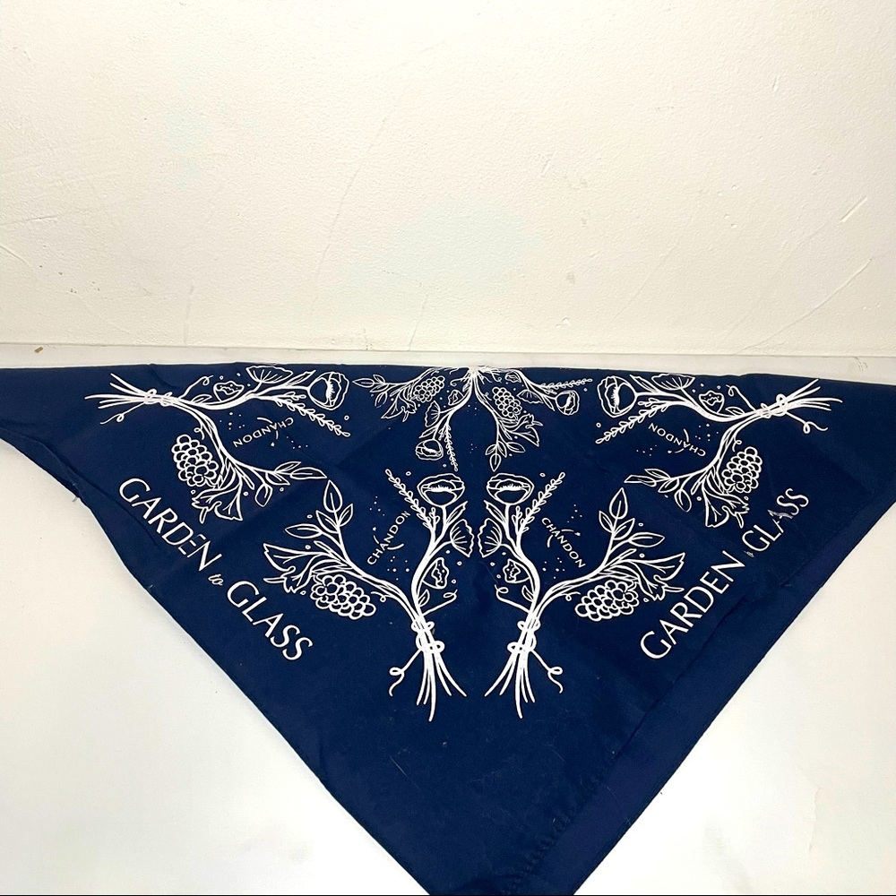 NWOT Chandon Champagne Garden to Glass Blue and White Bandana